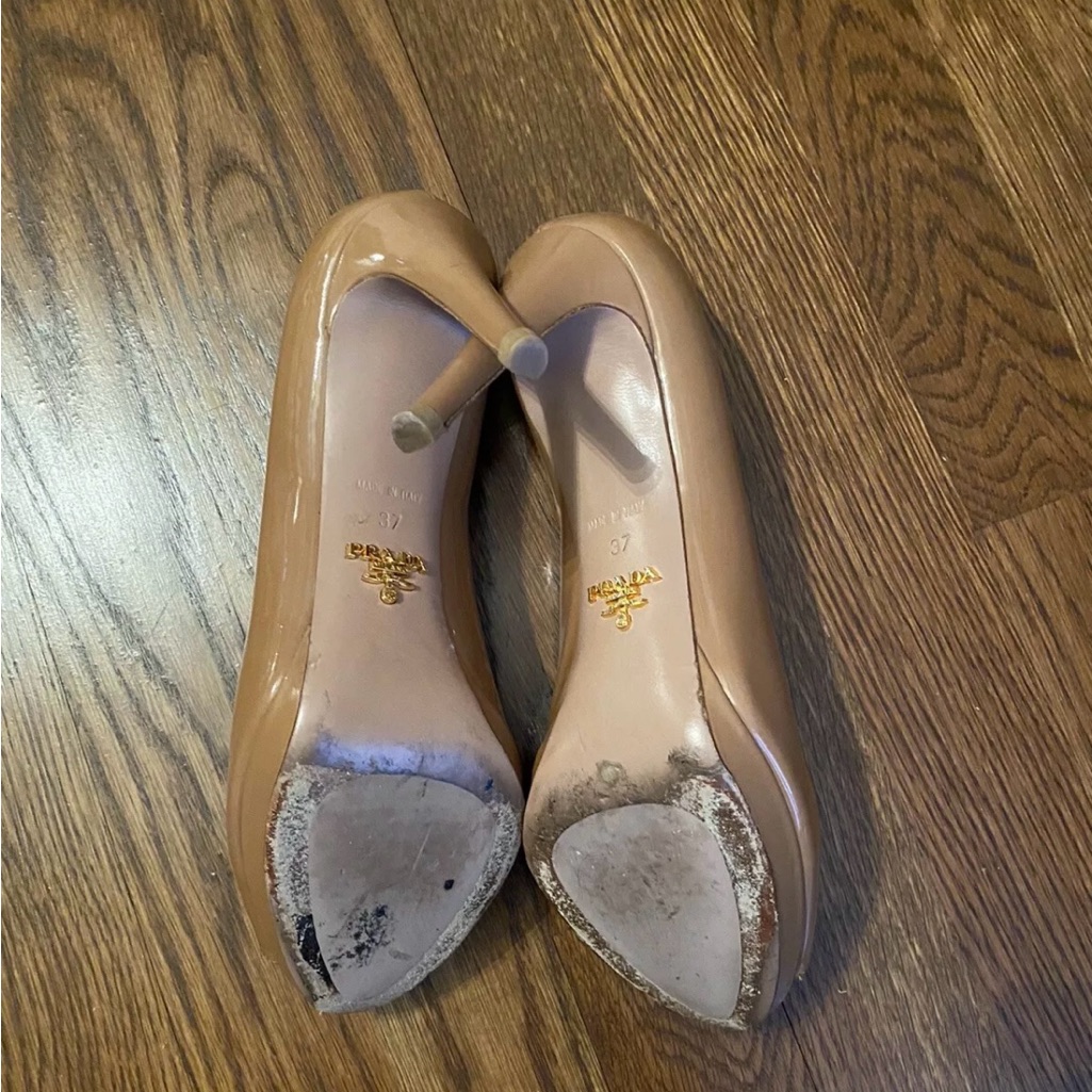 Prada Tan Pee Toe Pumps Size 37